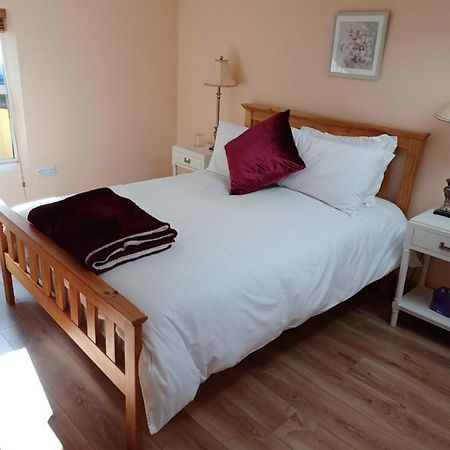 Kents Guesthouse Accommodation Kilmacthomas Екстериор снимка