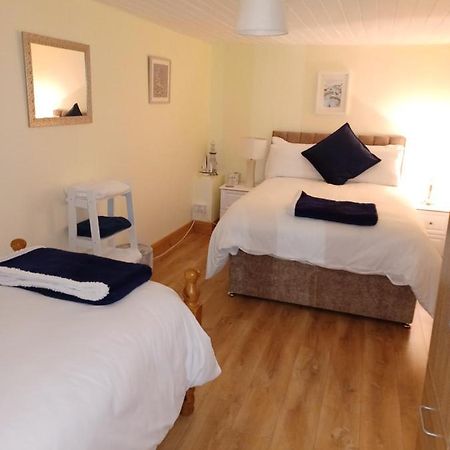 Kents Guesthouse Accommodation Kilmacthomas Стая снимка