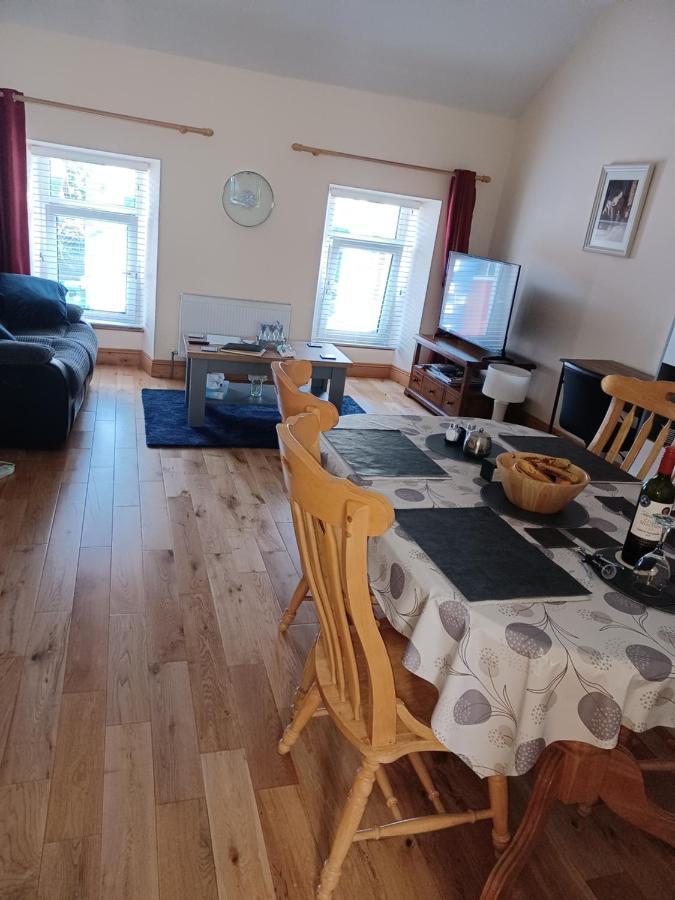 Kents Guesthouse Accommodation Kilmacthomas Екстериор снимка